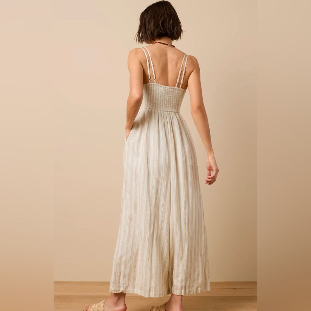 American Eagle Sage Green & Cream Plunge Wide-Leg Jumpsuit Size Medium NWOT - Picture 3 of 12